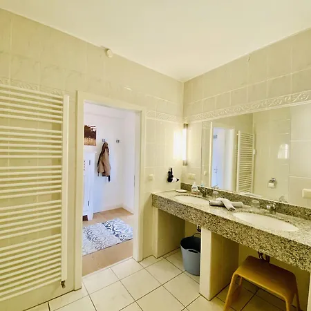 Ferienwohnung Binzer Seeblick Haus Jahreszeiten Binz Exterior photo