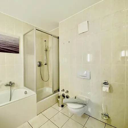 Ferienwohnung Binzer Seeblick Haus Jahreszeiten Binz Exterior photo
